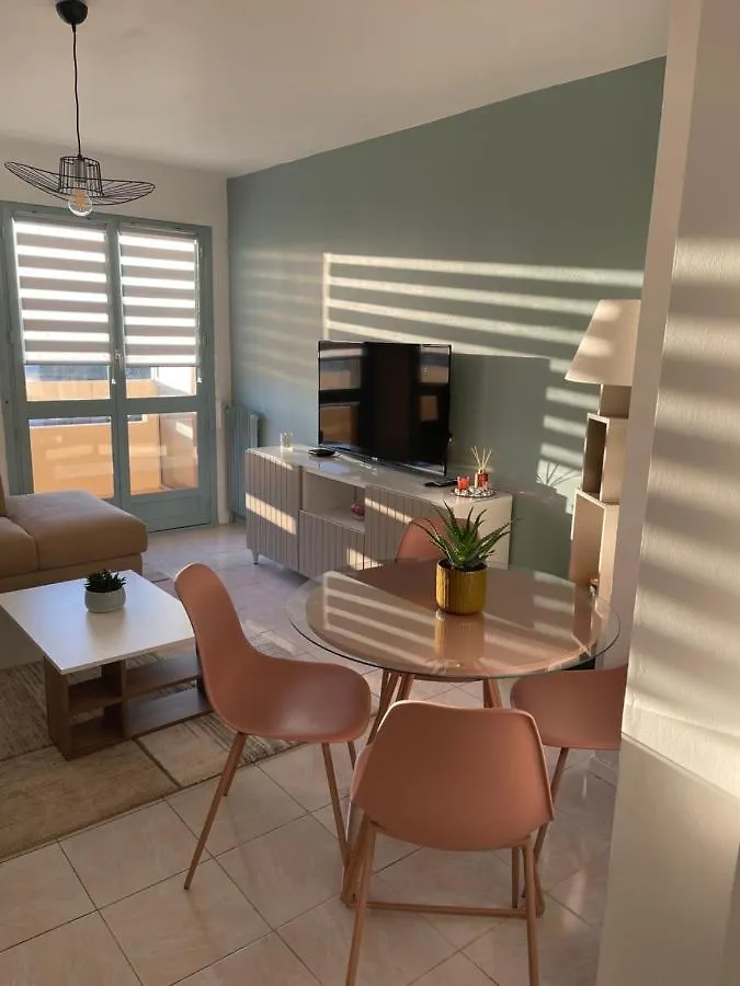 Frejus Plage - 50M2 Au Calme, Tout A Pieds Apartment